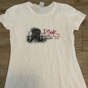 Pink Beautiful Trauma Tour T-Shirt‎ Medium
